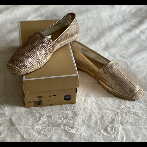 Michael Kors Brand NEW Kendrick slip on - Picture 3 of 4